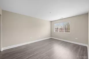 605 Barrington Ave, East Dundee, IL 60118 - Photo 5