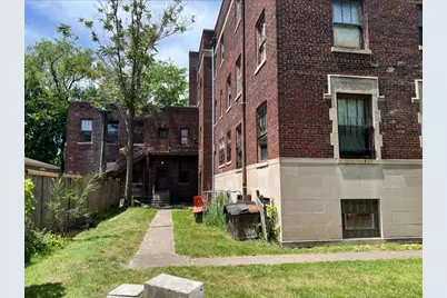 2121 E 72nd Street, Chicago, IL 60649 - Photo 15