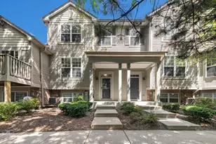 959 Ellsworth Dr, Grayslake, IL 60030 - Photo 1