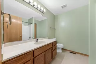 959 Ellsworth Dr, Grayslake, IL 60030 - Photo 9