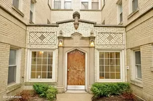 7432 N Oakley Ave, Chicago, IL 60645 - Photo 1