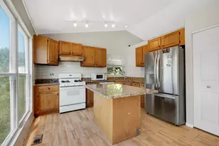 479 Bluebird Dr, Bolingbrook, IL 60440 - Photo 5