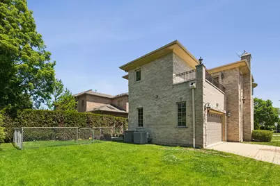 7000 N Kilpatrick Avenue, Lincolnwood, IL 60712 - Photo 5
