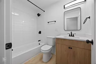 2156 W Arthur Ave, Chicago, IL 60645 - Photo 9