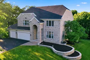 420 Chara Ct, Bartlett, IL 60103 - Photo 5