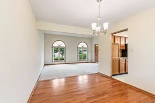 891 Young St, Lemont, IL 60439 - Photo 5