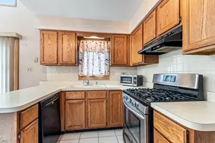 891 Young St, Lemont, IL 60439 - Photo 9