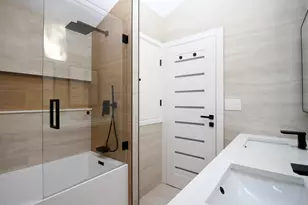 326 Milan Ct, Schaumburg, IL 60193 - Photo 21