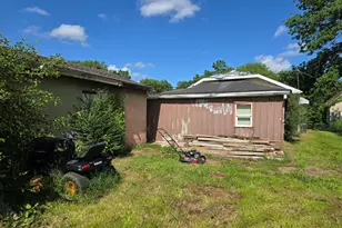 427 N Thompson St, Carrier Mills, IL 62917 - Photo 5