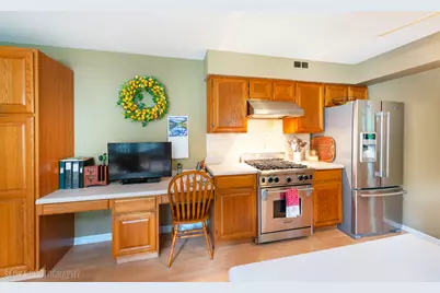 7108 Red Barn Road, Crystal Lake, IL 60012 - Photo 5