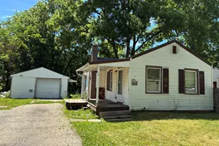 605 Garver Ave, Rockford, IL 61102 - Photo 1