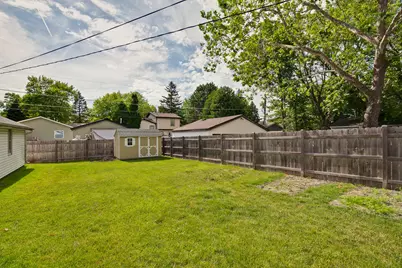 648 N Greenview Avenue, Mundelein, IL 60060 - Photo 37