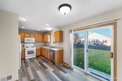 1065 Port Royal Road, Pingree Grove, IL 60140 - Photo 5