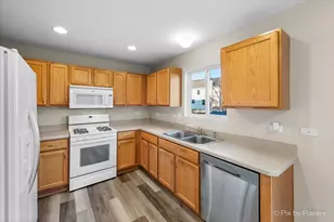 1065 Port Royal Rd, Pingree Grove, IL 60140 - Photo 9