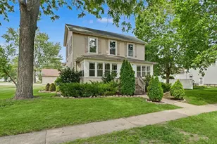 359 W State St, Paxton, IL 60957 - Photo 3
