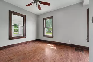 359 W State St, Paxton, IL 60957 - Photo 11