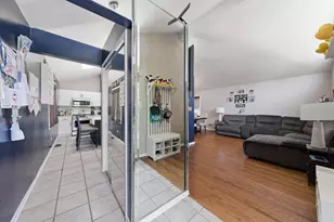 7027 W 64th Pl, Chicago, IL 60638 - Photo 5
