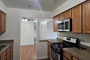 833 Village Quarter Rd, West Dundee, IL 60118 - Photo 9