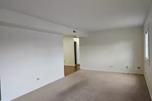 833 Village Quarter Rd, West Dundee, IL 60118 - Photo 5