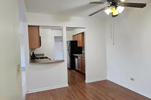 833 Village Quarter Rd, West Dundee, IL 60118 - Photo 13