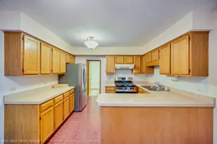 7940 W Tiffany Ct, Palos Hills, IL 60465 - Photo 9