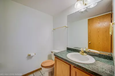 7940 W Tiffany Court, Palos Hills, IL 60465 - Photo 11