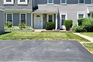 1294 Downing St, Roselle, IL 60172 - Photo 1