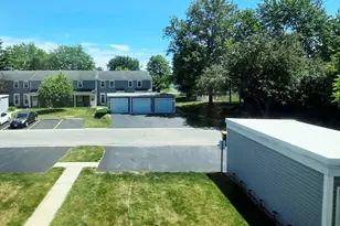 1294 Downing St, Roselle, IL 60172 - Photo 5
