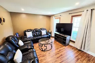 1294 Downing St, Roselle, IL 60172 - Photo 11