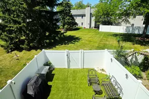 1294 Downing St, Roselle, IL 60172 - Photo 33
