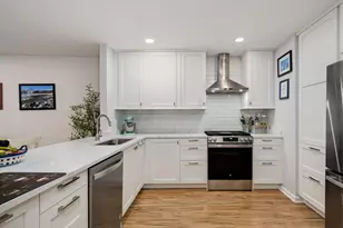 492 W Belmont Ave, Chicago, IL 60657 - Photo 11