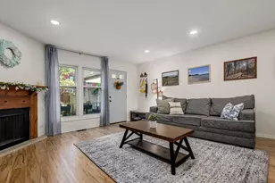 492 W Belmont Ave, Chicago, IL 60657 - Photo 5