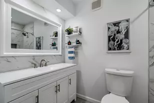 492 W Belmont Ave, Chicago, IL 60657 - Photo 17