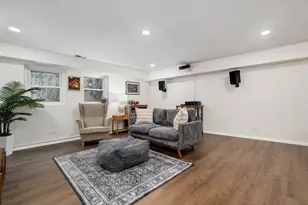 492 W Belmont Ave, Chicago, IL 60657 - Photo 21