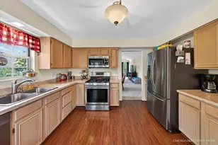 634 Village Rd, Crystal Lake, IL 60014 - Photo 5