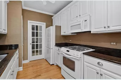 7940 Ashbrook Court, Darien, IL 60561 - Photo 7