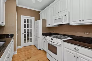 7940 Ashbrook Ct, Darien, IL 60561 - Photo 7