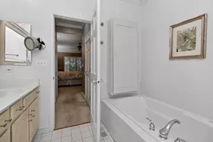 7940 Ashbrook Ct, Darien, IL 60561 - Photo 15