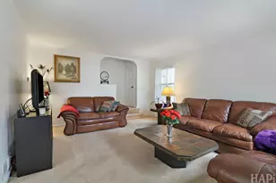 8217 Laramie Ave, Skokie, IL 60077 - Photo 3