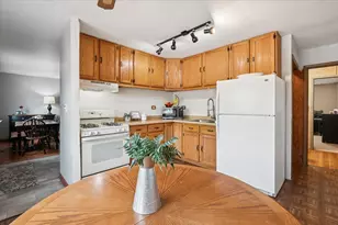 1518 Ridgeway St, Round Lake Beach, IL 60073 - Photo 11