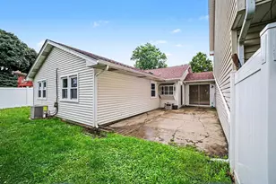 128 Majestic Dr, Lombard, IL 60148 - Photo 19