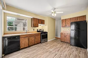 128 Majestic Dr, Lombard, IL 60148 - Photo 9