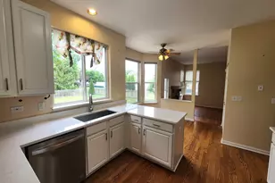 460 Arlington Ln, Grayslake, IL 60030 - Photo 5