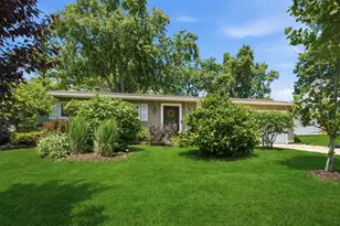 10162 Hiawatha Trail, Orland Park, IL 60462 - Photo 1
