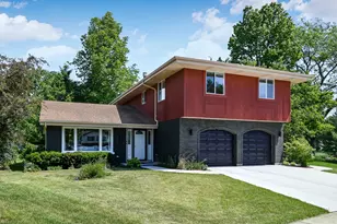 926 Holliston Ct, Schaumburg, IL 60193 - Photo 1
