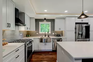 926 Holliston Ct, Schaumburg, IL 60193 - Photo 9