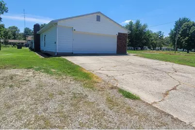 210 Brockett Street, Enfield, IL 62835 - Photo 9