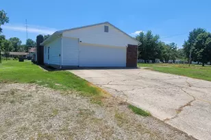 210 Brockett St, Enfield, IL 62835 - Photo 9