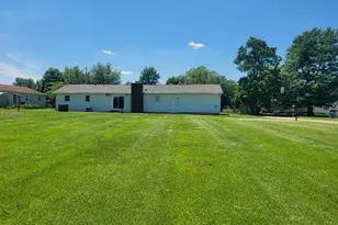 210 Brockett St, Enfield, IL 62835 - Photo 5