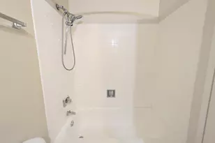 10 E Ontario St, Chicago, IL 60611 - Photo 11